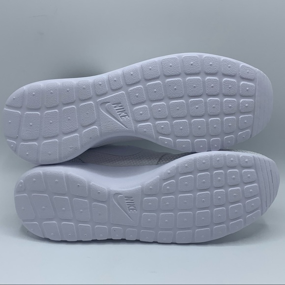NEW Nike Roshe Run 511881-112 Running Shoes White - Picture 5 of 7
